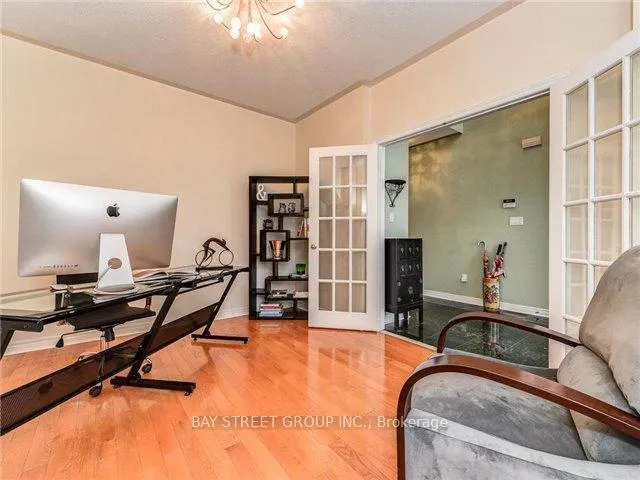 Photo 2 of 43 Larkmead Crescent, Markham, Victoria Manor-Jennings Gate — HOMEH
