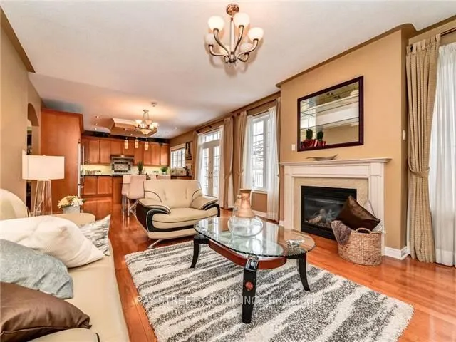 Photo 8 of 43 Larkmead Crescent, Markham, Victoria Manor-Jennings Gate — HOMEH