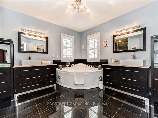 Photo 11 of 43 Larkmead Crescent, Markham, Victoria Manor-Jennings Gate — HOMEH