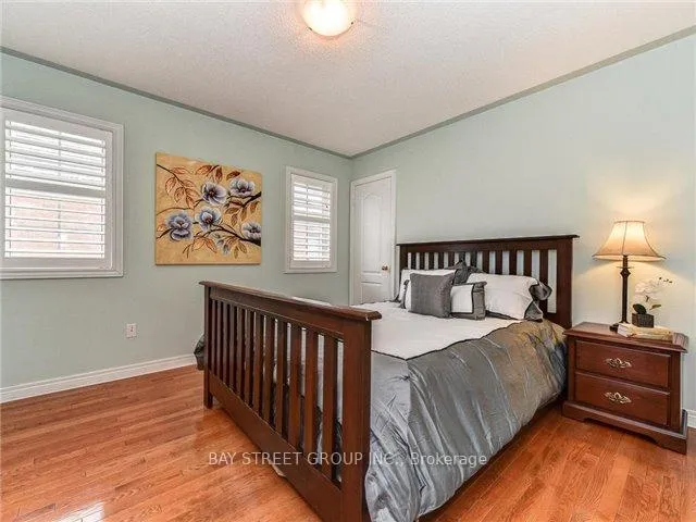 Photo 12 of 43 Larkmead Crescent, Markham, Victoria Manor-Jennings Gate — HOMEH