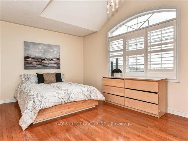 Photo 14 of 43 Larkmead Crescent, Markham, Victoria Manor-Jennings Gate — HOMEH