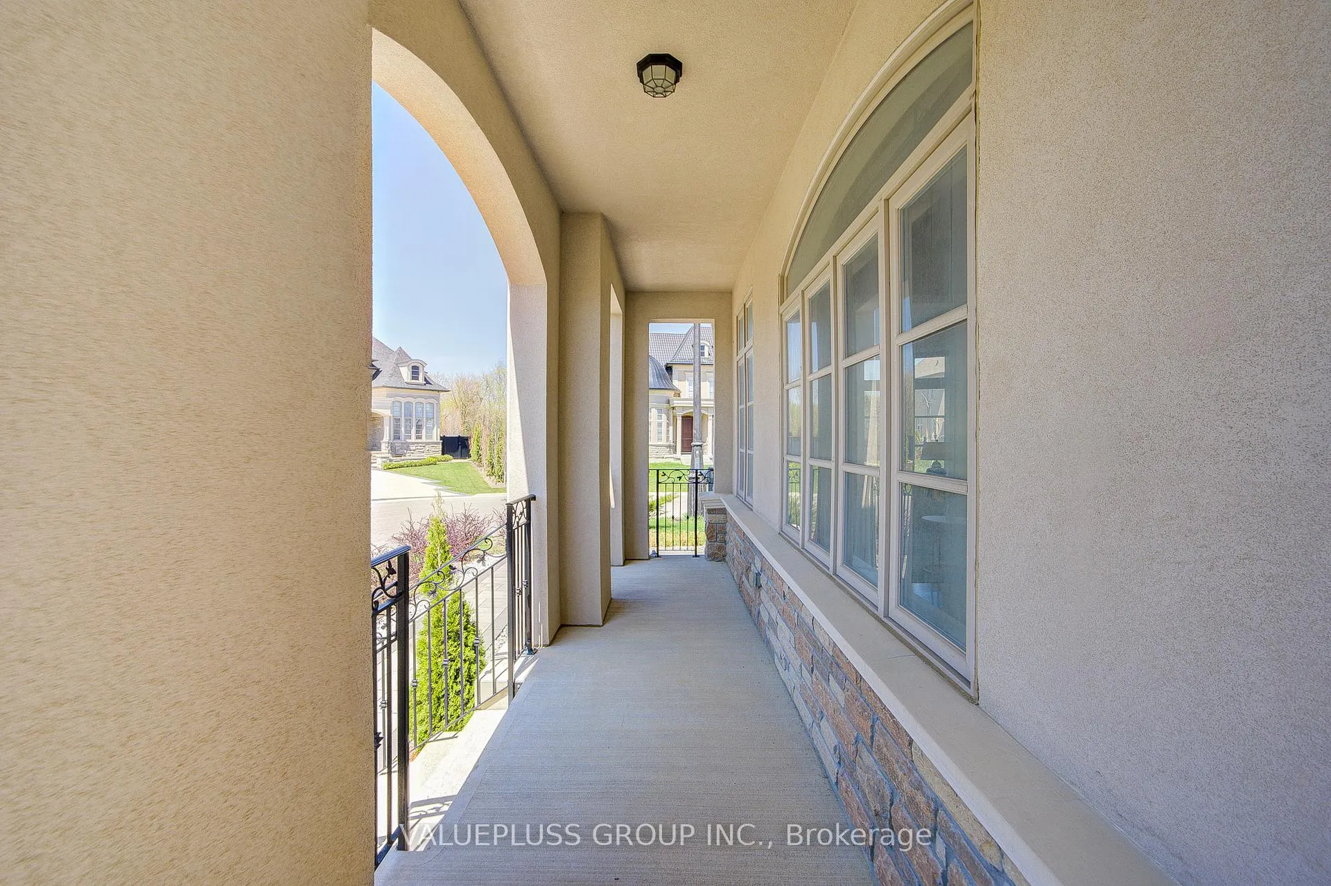 Photo 3 of 62 Silver Sterling Crescent, Vaughan, Vellore Village — HOMEH
