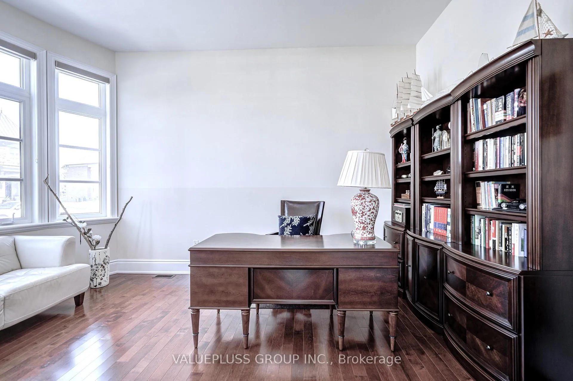 Photo 10 of 62 Silver Sterling Crescent, Vaughan, Vellore Village — HOMEH