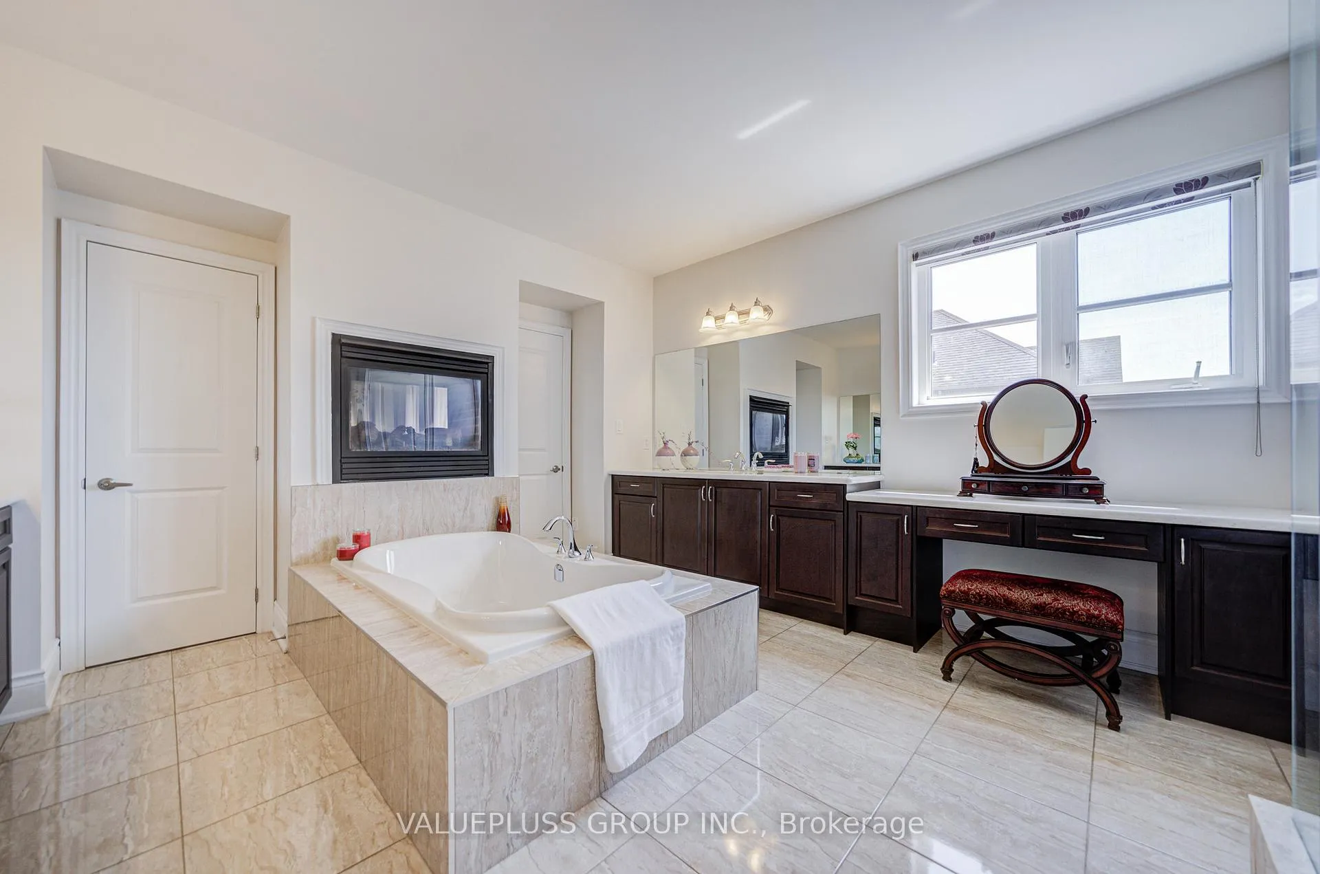 Photo 36 of 62 Silver Sterling Crescent, Vaughan, Vellore Village — HOMEH
