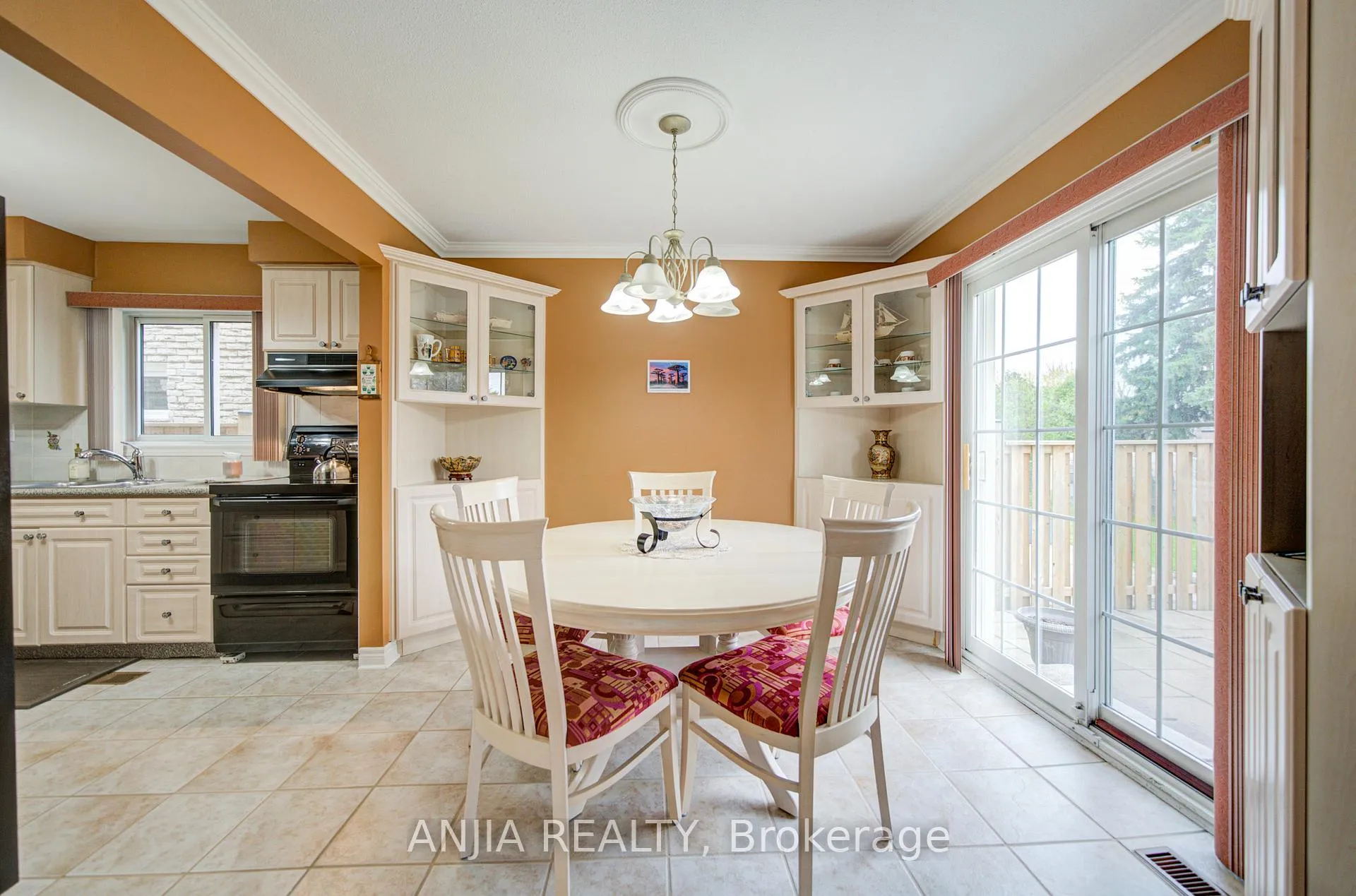 Photo 10 of 48 Upton Crescent, Markham, Milliken Mills West — HOMEH