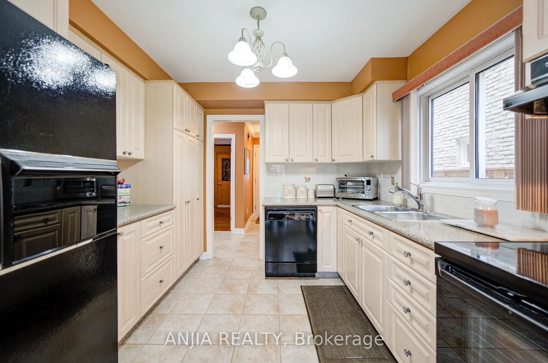 Photo 14 of 48 Upton Crescent, Markham, Milliken Mills West — HOMEH