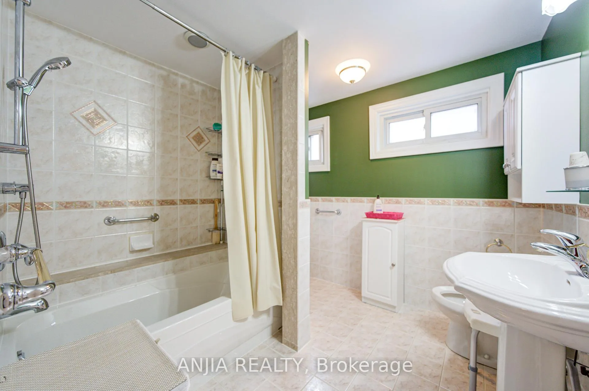 Photo 19 of 48 Upton Crescent, Markham, Milliken Mills West — HOMEH