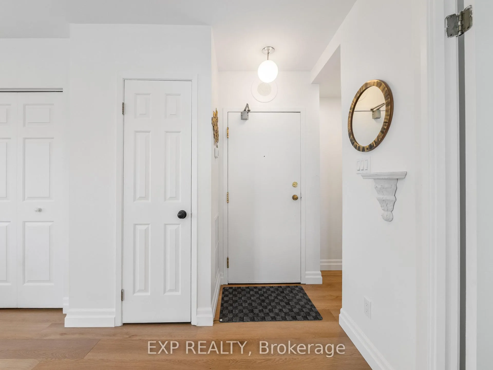 Photo 4 of Unit 805, 36 James Street S, Hamilton, Central — HOMEH