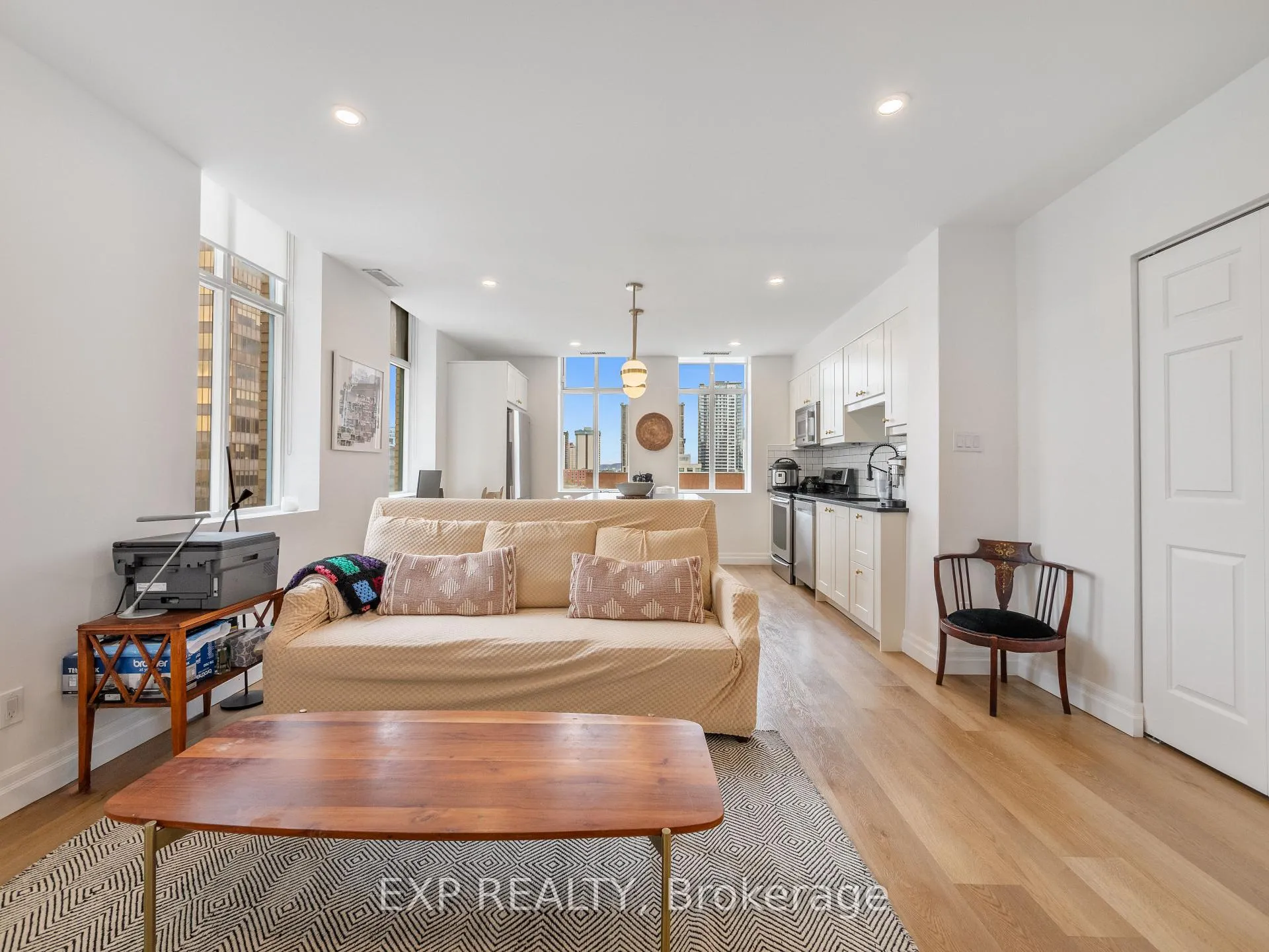 Photo 6 of Unit 805, 36 James Street S, Hamilton, Central — HOMEH