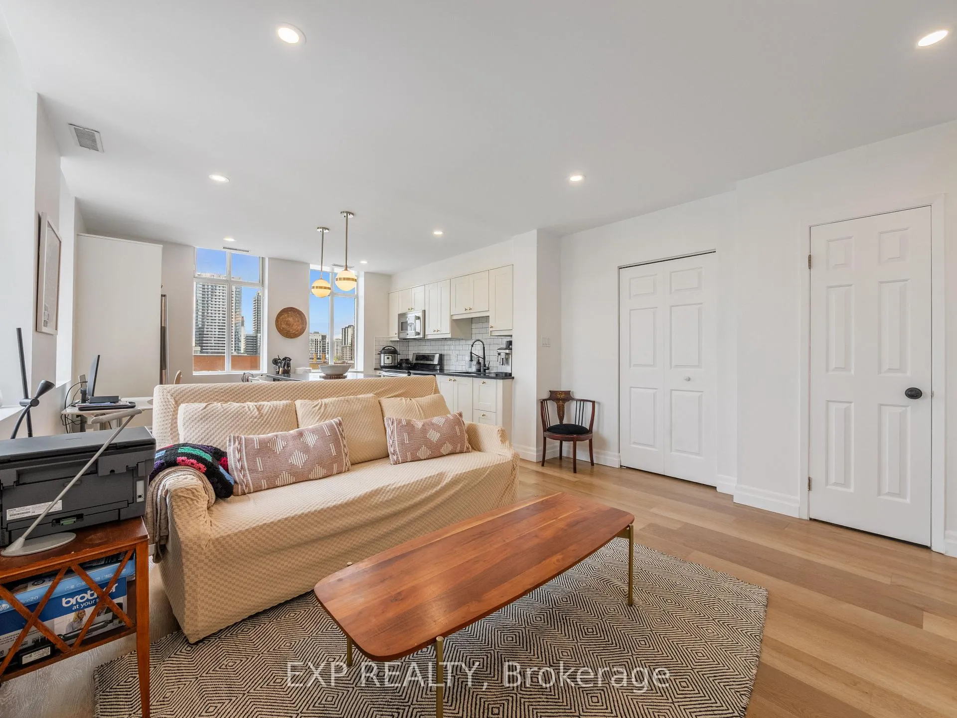 Photo 7 of Unit 805, 36 James Street S, Hamilton, Central — HOMEH