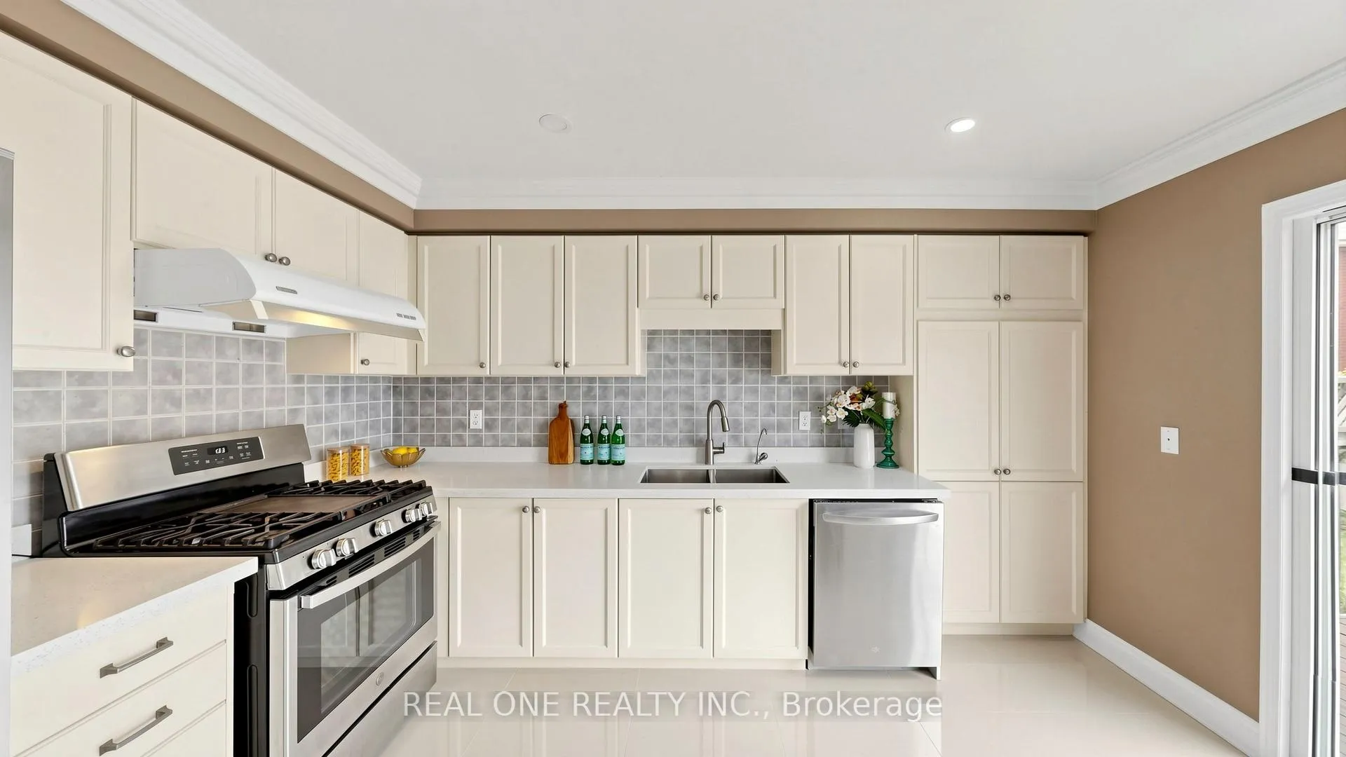 Photo 18 of 3265 Springrun Way, Mississauga, Churchill Meadows — HOMEH
