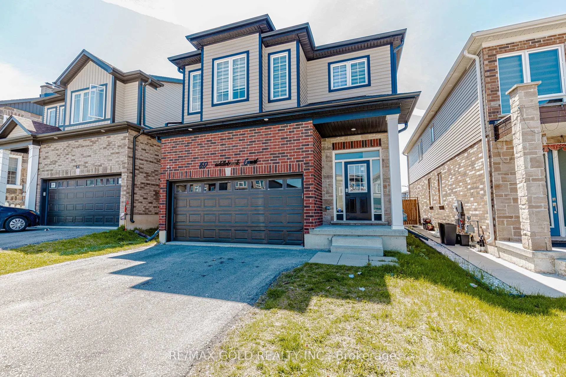 Photo 3 of 60 Saddlebrook Court, Kitchener — HOMEH