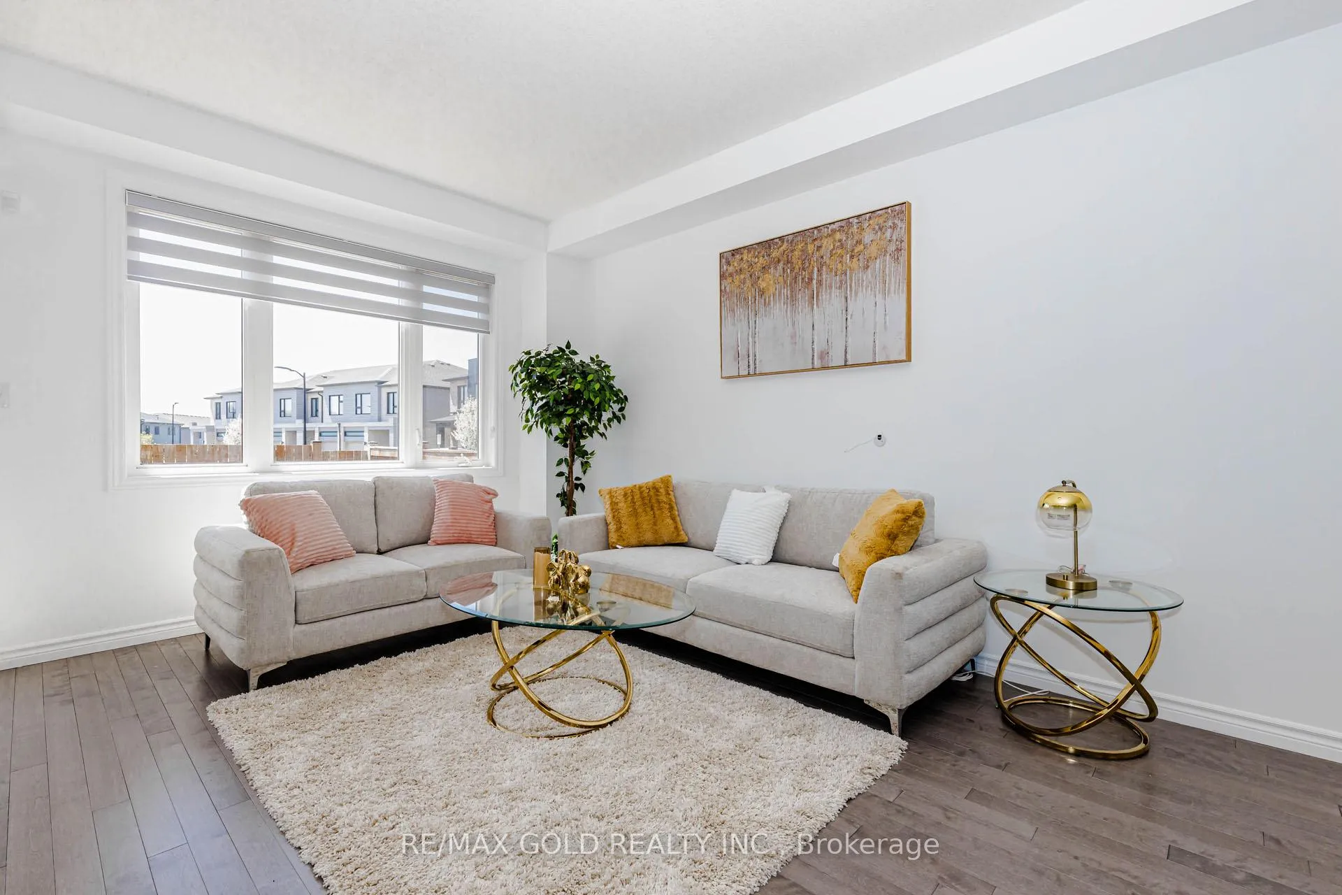 Photo 6 of 60 Saddlebrook Court, Kitchener — HOMEH