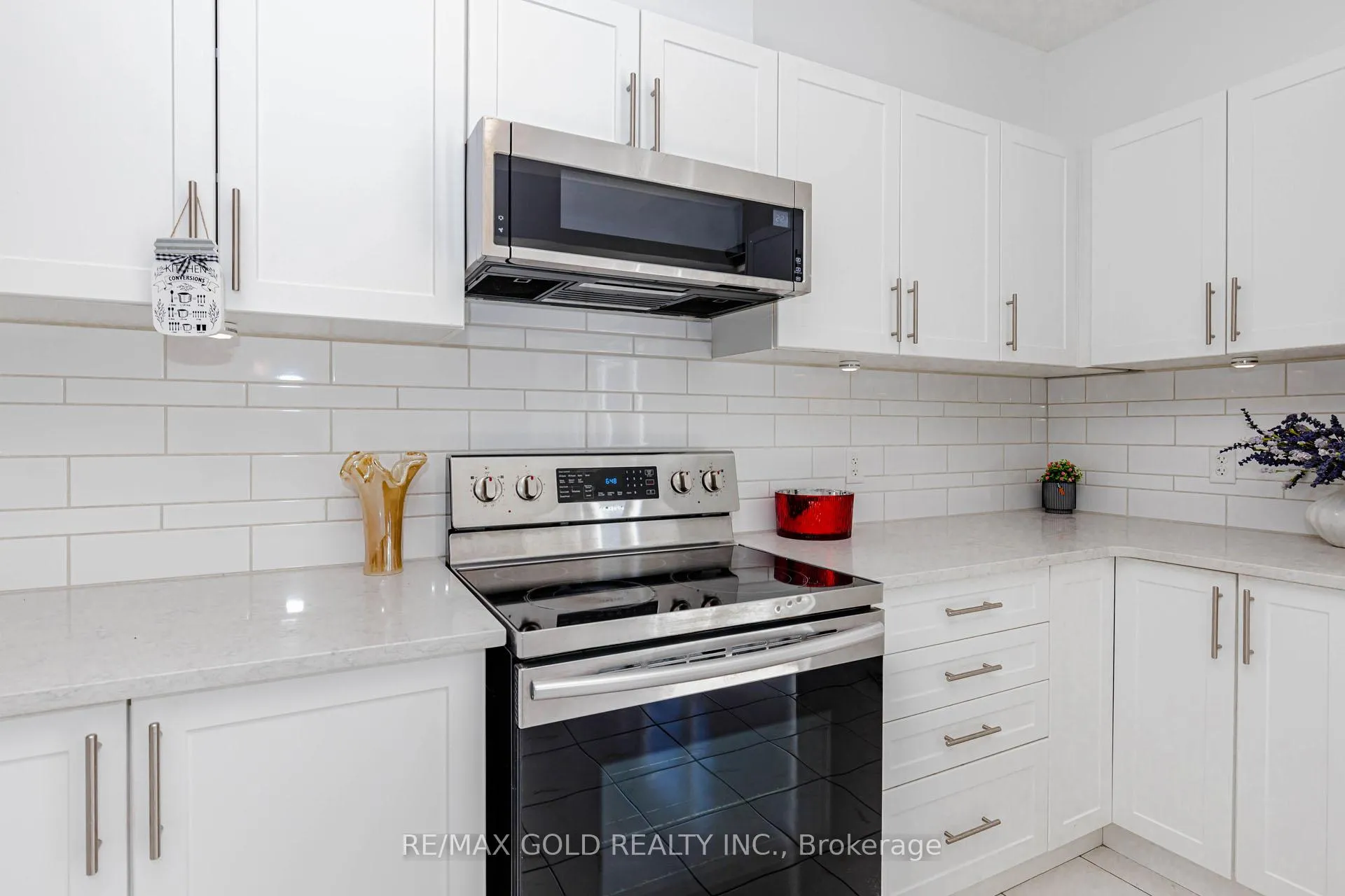 Photo 14 of 60 Saddlebrook Court, Kitchener — HOMEH