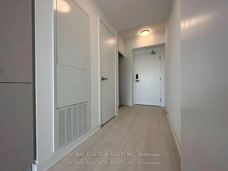 Photo 3 of Unit 2107, 3900 Confederation Parkway, Mississauga, City Centre — HOMEH