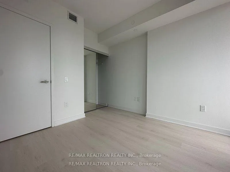 Photo 8 of Unit 2107, 3900 Confederation Parkway, Mississauga, City Centre — HOMEH