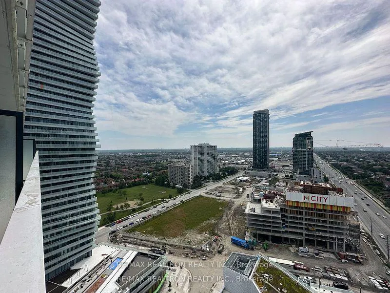 Photo 12 of Unit 2107, 3900 Confederation Parkway, Mississauga, City Centre — HOMEH
