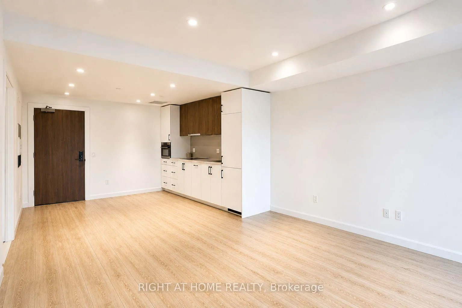 Photo 9 of Unit 101, 741 king Street W, Kitchener — HOMEH