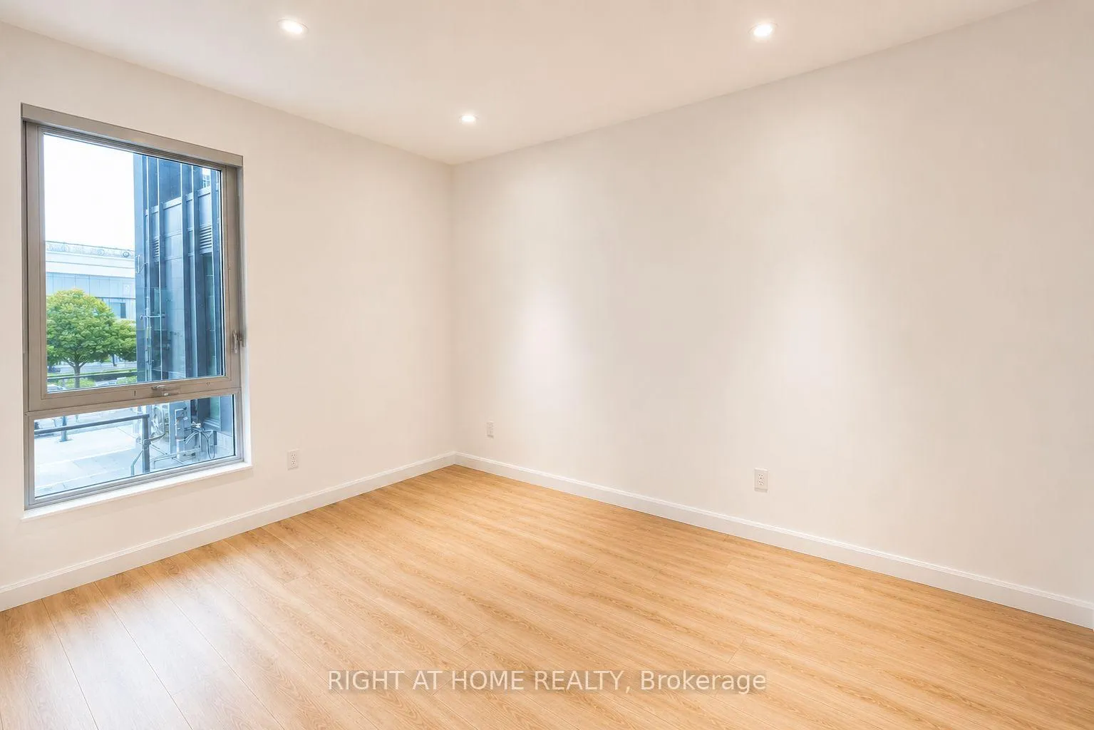 Photo 11 of Unit 101, 741 king Street W, Kitchener — HOMEH
