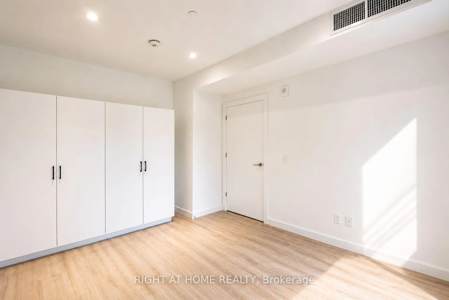 Photo 12 of Unit 101, 741 king Street W, Kitchener — HOMEH