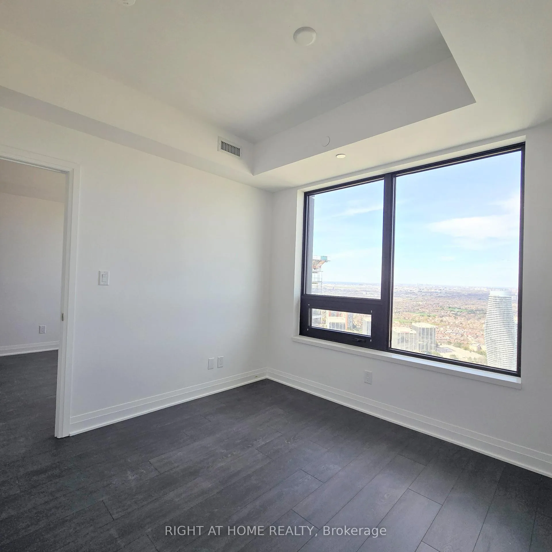 Photo 8 of Unit 5201, 4015 The Exchange, Mississauga, City Centre — HOMEH