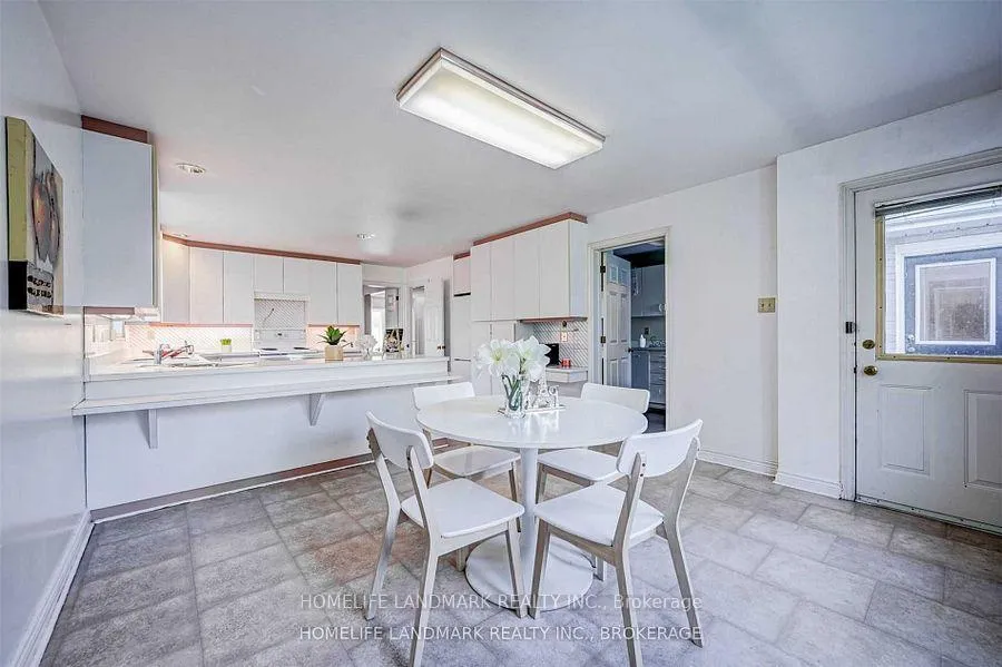 Photo 10 of 44 Frontenac Avenue, Toronto, Bedford Park-Nortown — HOMEH