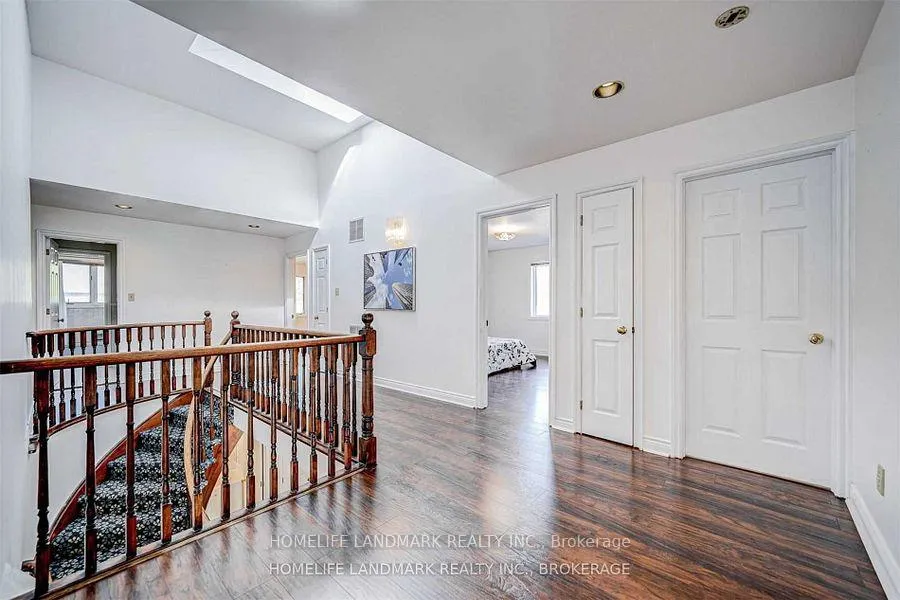 Photo 16 of 44 Frontenac Avenue, Toronto, Bedford Park-Nortown — HOMEH