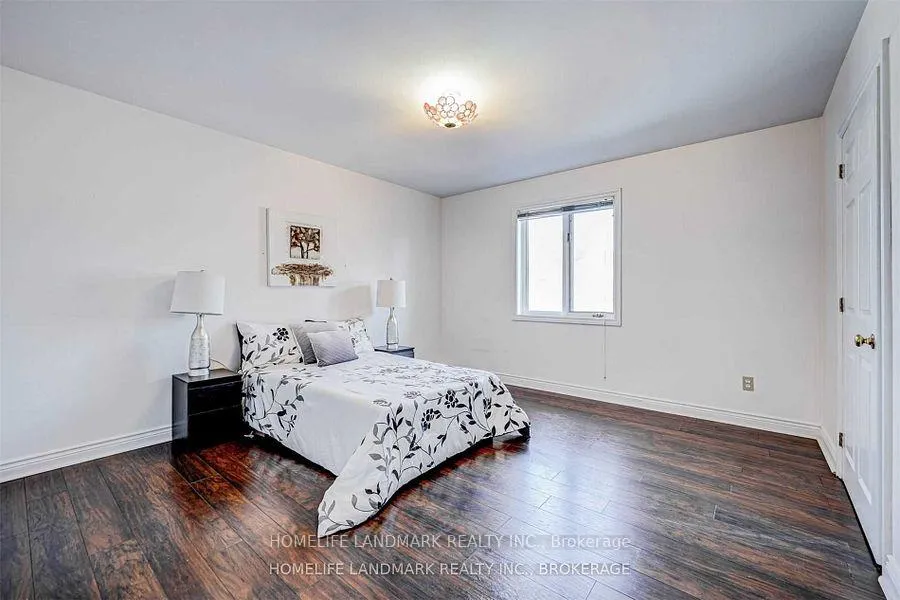 Photo 23 of 44 Frontenac Avenue, Toronto, Bedford Park-Nortown — HOMEH