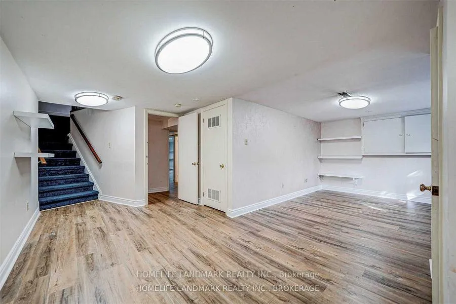 Photo 33 of 44 Frontenac Avenue, Toronto, Bedford Park-Nortown — HOMEH