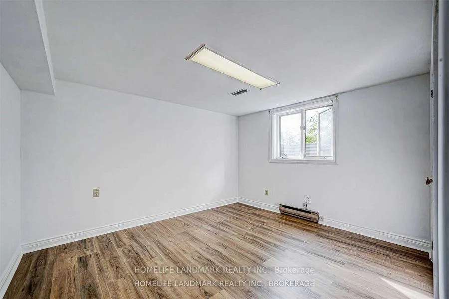 Photo 34 of 44 Frontenac Avenue, Toronto, Bedford Park-Nortown — HOMEH