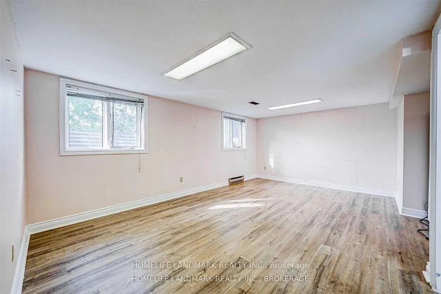 Photo 35 of 44 Frontenac Avenue, Toronto, Bedford Park-Nortown — HOMEH