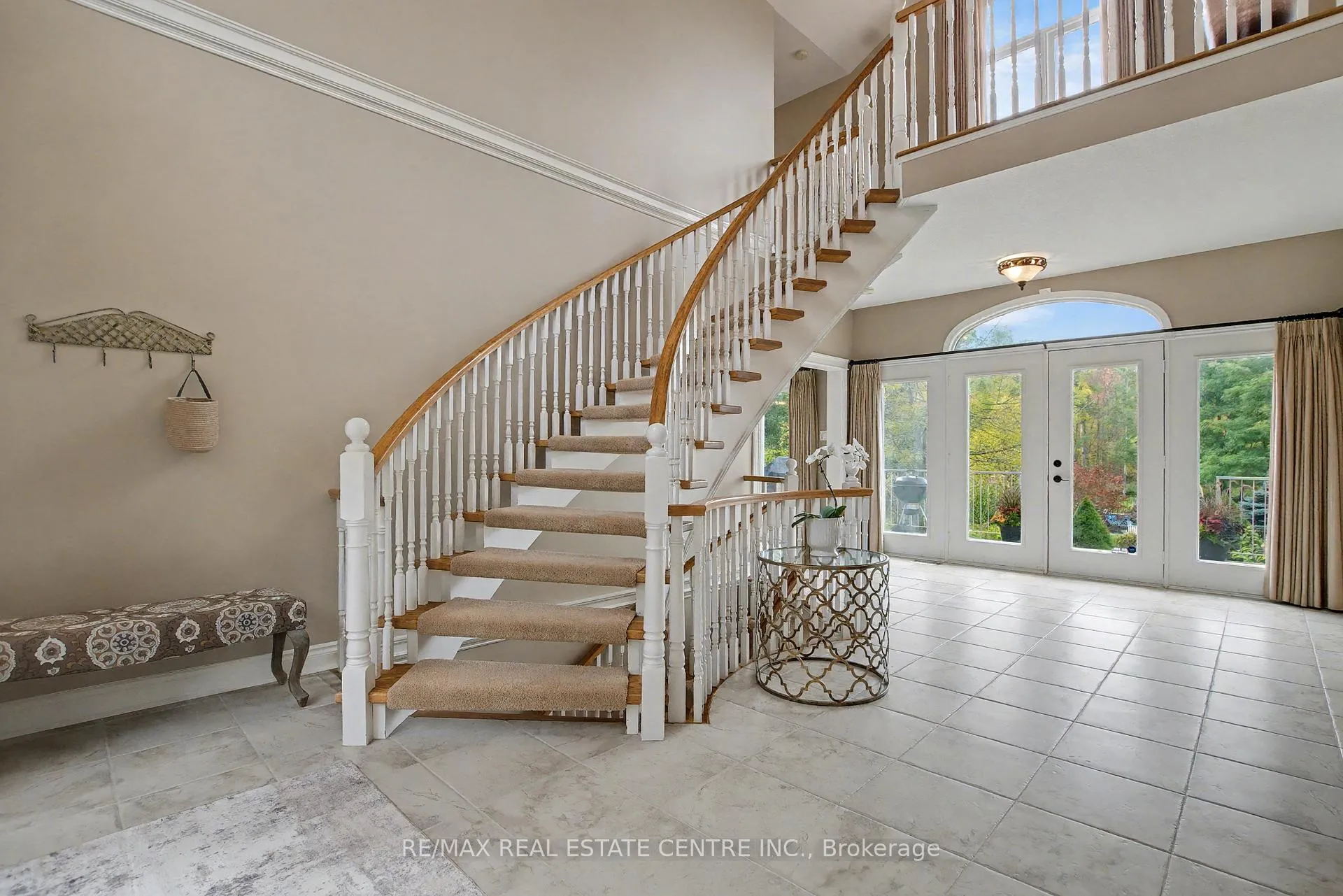 Photo 6 of 4220 Ennisclare Drive, Milton, Rural Nassagaweya — HOMEH