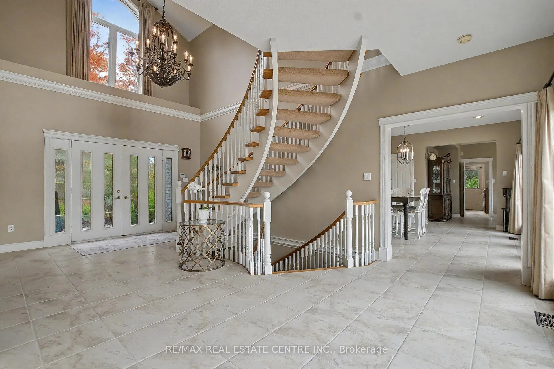 Photo 7 of 4220 Ennisclare Drive, Milton, Rural Nassagaweya — HOMEH