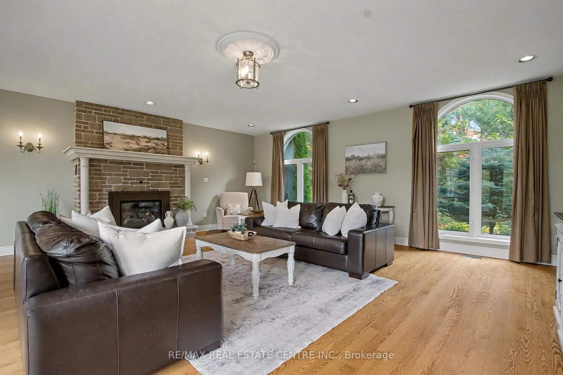 Photo 10 of 4220 Ennisclare Drive, Milton, Rural Nassagaweya — HOMEH