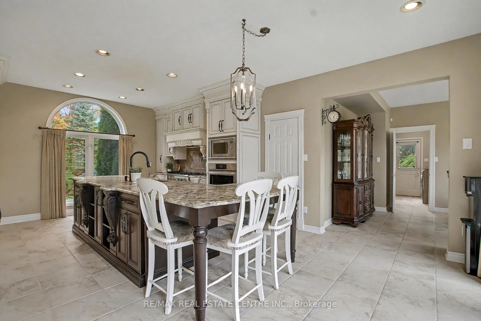 Photo 12 of 4220 Ennisclare Drive, Milton, Rural Nassagaweya — HOMEH