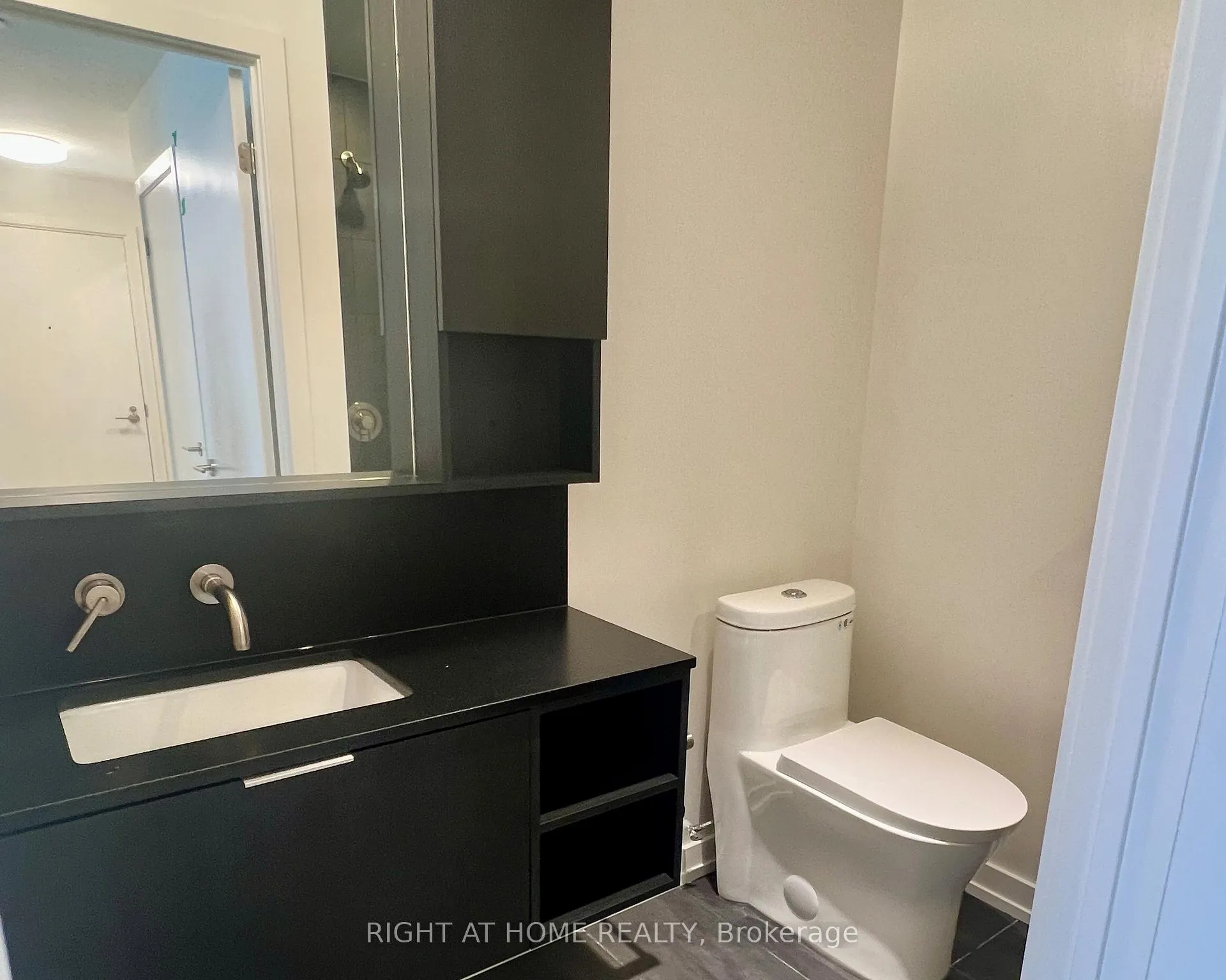 Photo 10 of Unit LPH09, 110 Broadway Avenue, Toronto, Mount Pleasant West — HOMEH