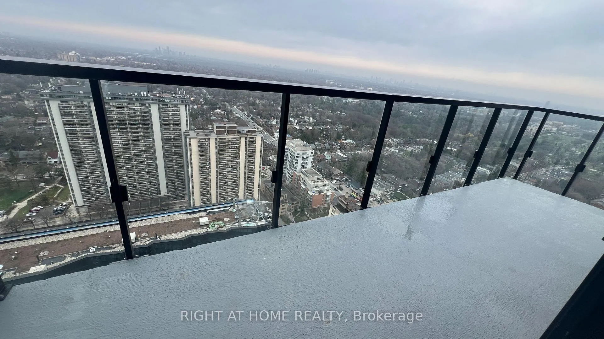Photo 15 of Unit LPH09, 110 Broadway Avenue, Toronto, Mount Pleasant West — HOMEH