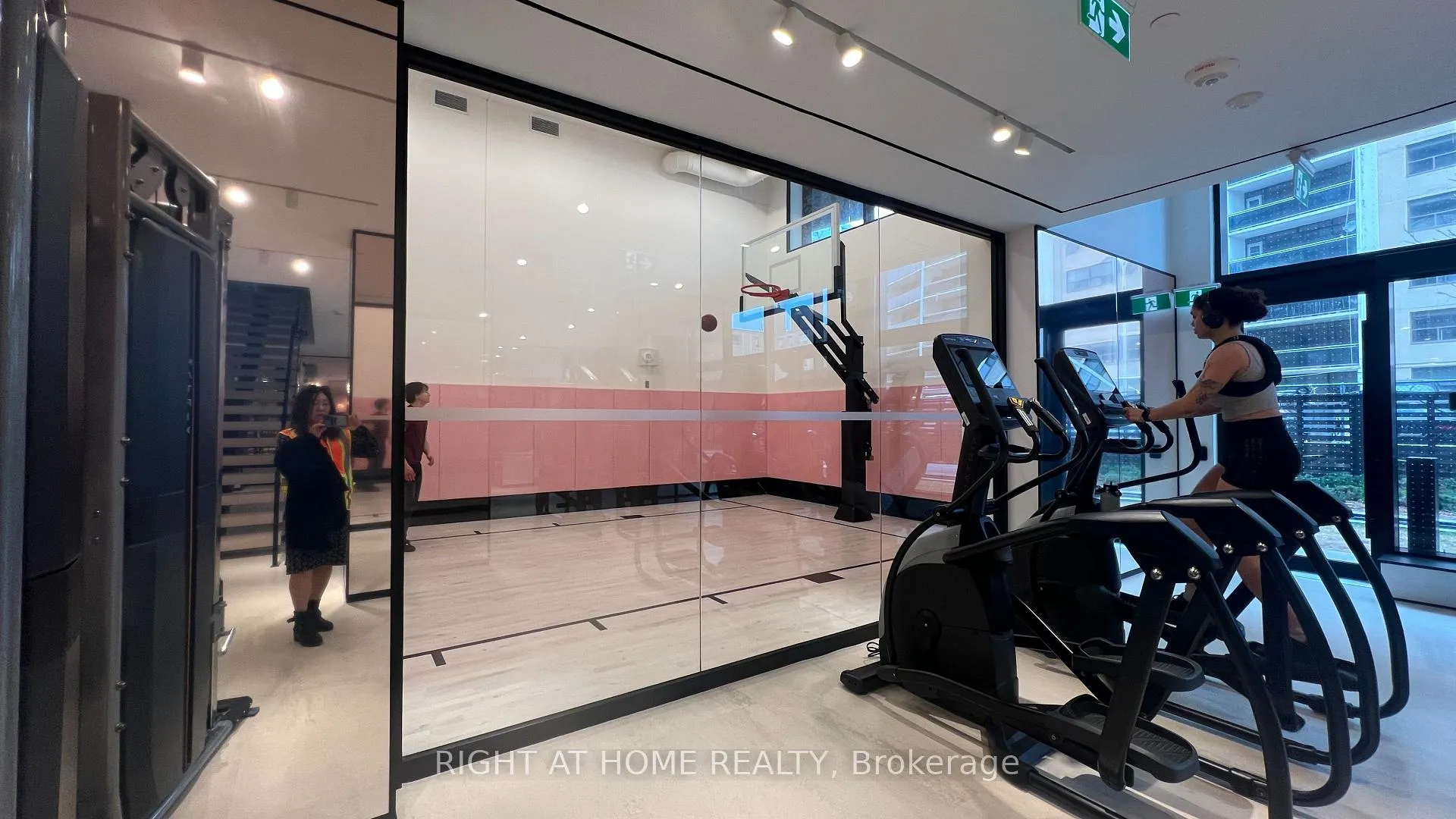 Photo 18 of Unit LPH09, 110 Broadway Avenue, Toronto, Mount Pleasant West — HOMEH
