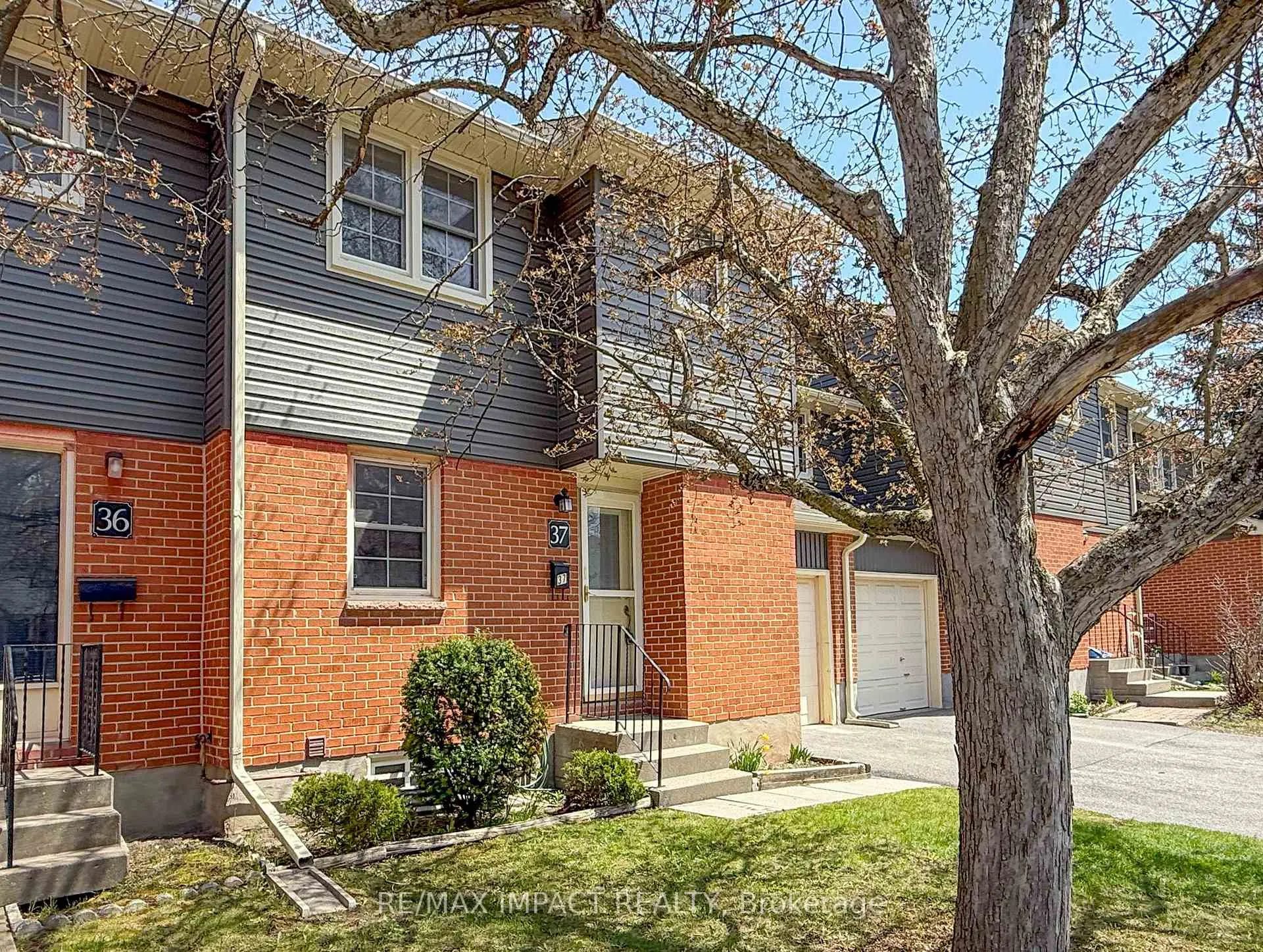 Photo 3 of Unit 37, 19 Macpherson Avenue, Kingston, Central City West — HOMEH
