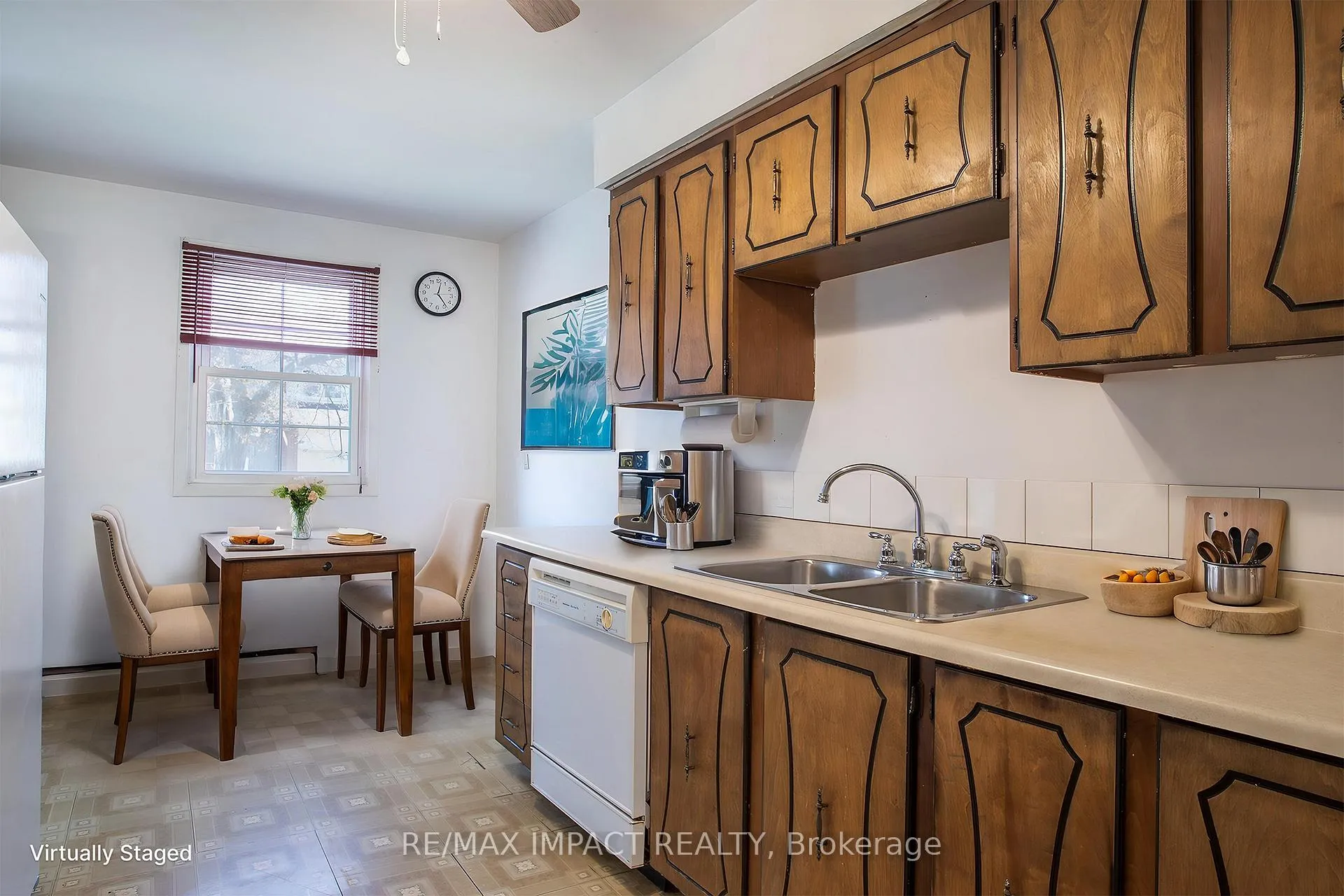 Photo 8 of Unit 37, 19 Macpherson Avenue, Kingston, Central City West — HOMEH