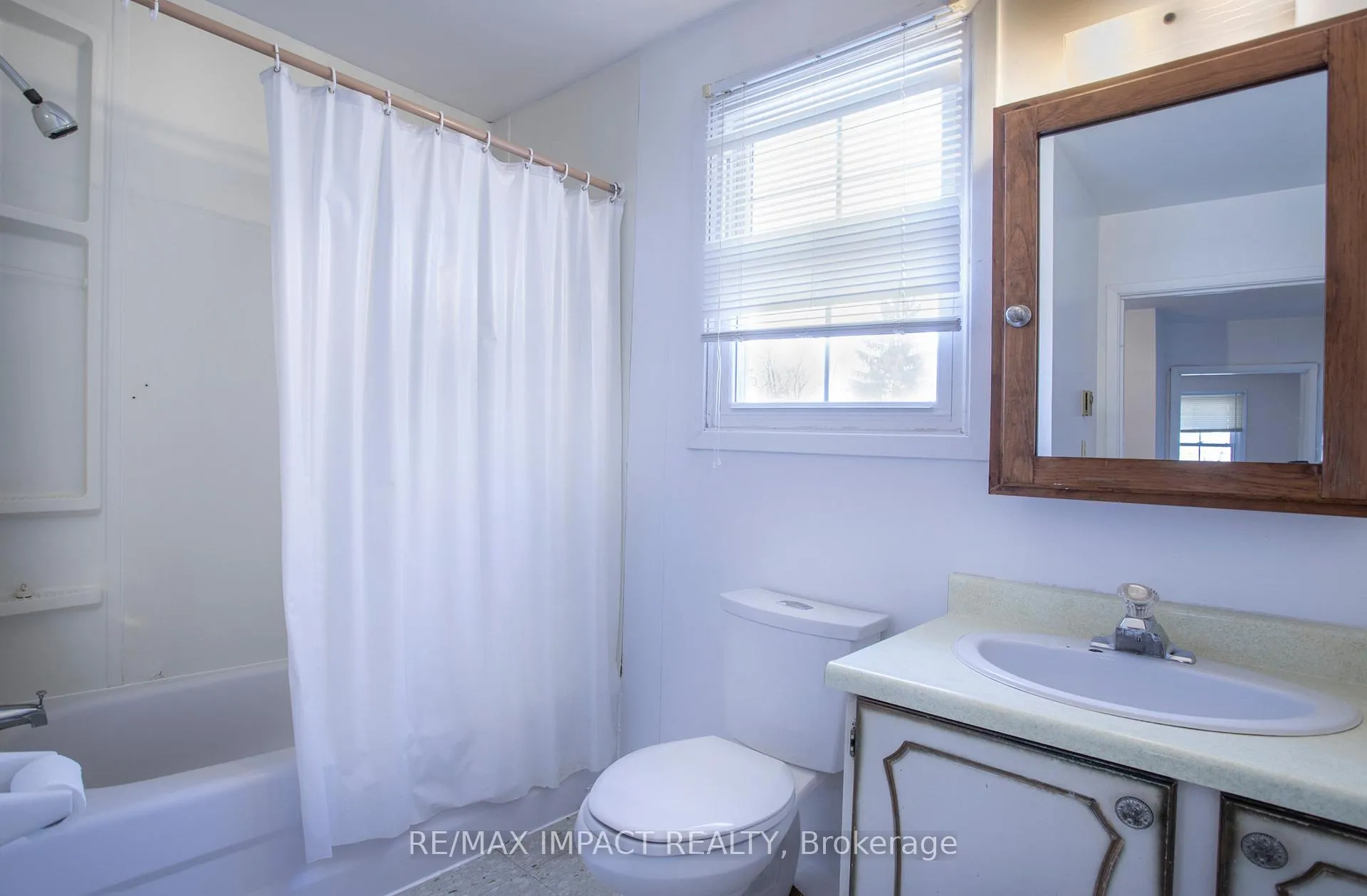 Photo 20 of Unit 37, 19 Macpherson Avenue, Kingston, Central City West — HOMEH