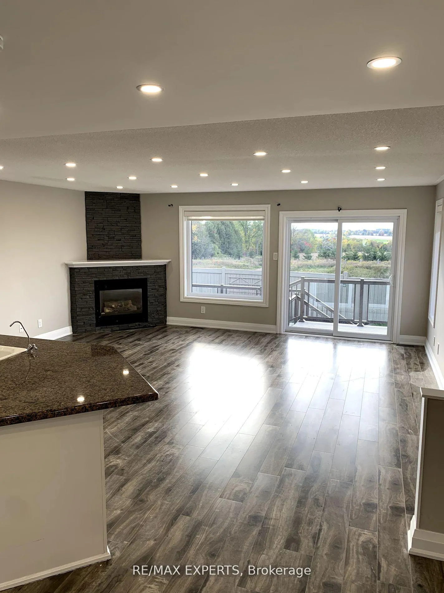 Photo 5 of Unit Upper, 73 Logan Court, Barrie, Holly — HOMEH