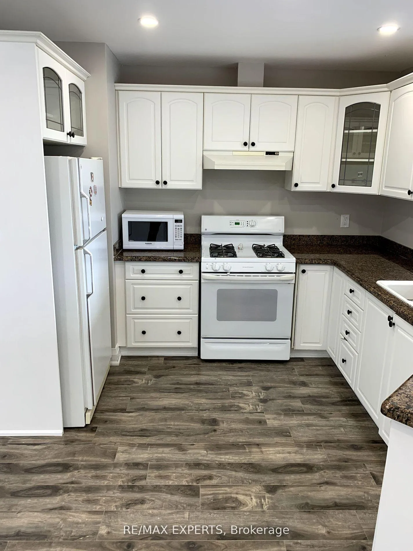 Photo 9 of Unit Upper, 73 Logan Court, Barrie, Holly — HOMEH