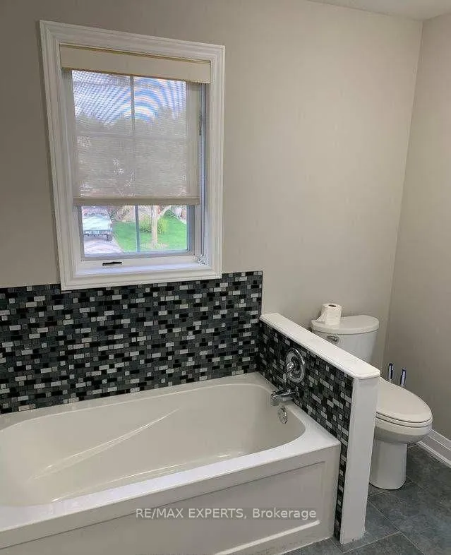 Photo 14 of Unit Upper, 73 Logan Court, Barrie, Holly — HOMEH