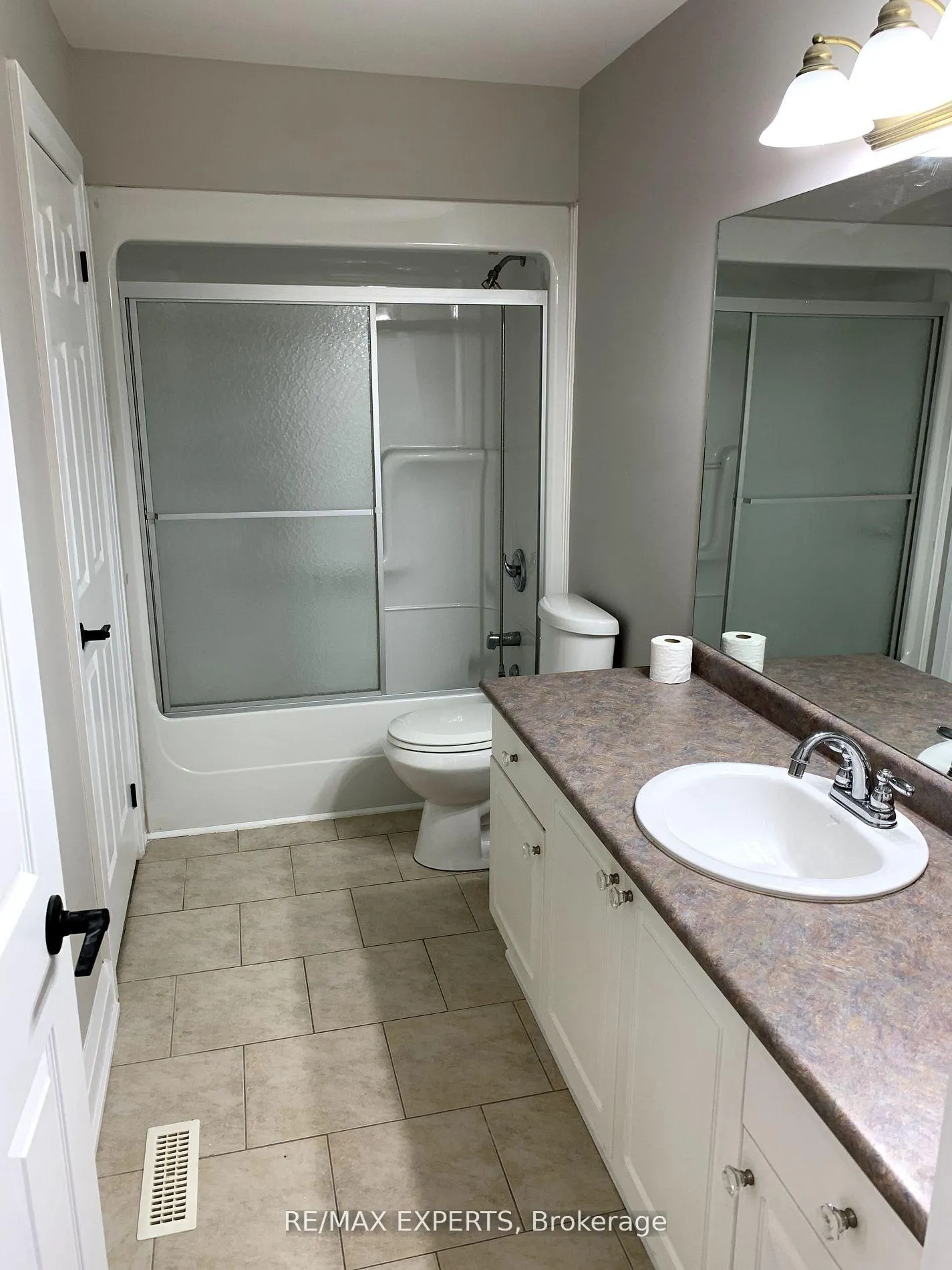 Photo 15 of Unit Upper, 73 Logan Court, Barrie, Holly — HOMEH