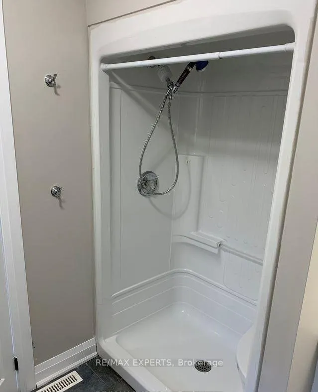 Photo 16 of Unit Upper, 73 Logan Court, Barrie, Holly — HOMEH
