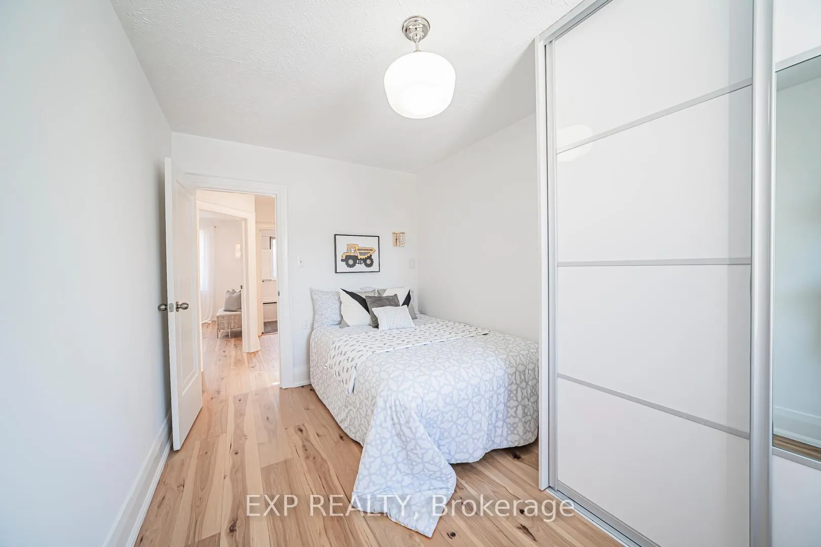 Photo 15 of 54 Latimer Avenue, Toronto, Forest Hill North — HOMEH
