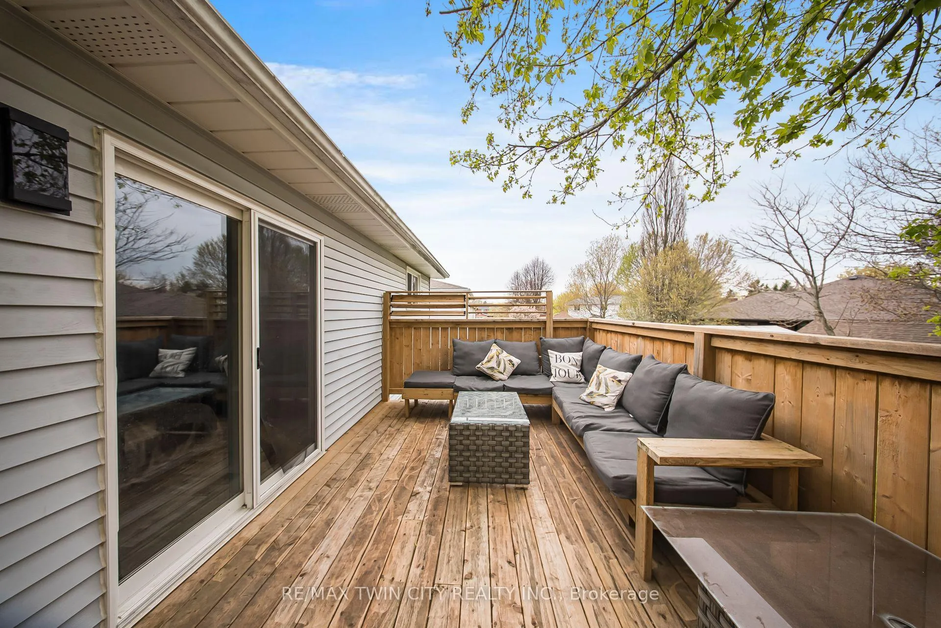 Photo 9 of 276 Biehn Drive, Kitchener, Brigadoon — HOMEH