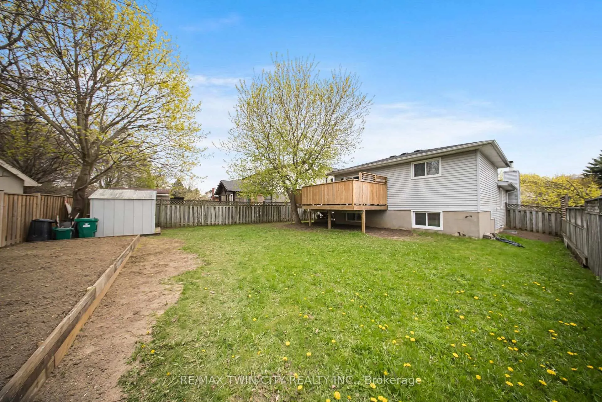 Photo 12 of 276 Biehn Drive, Kitchener, Brigadoon — HOMEH