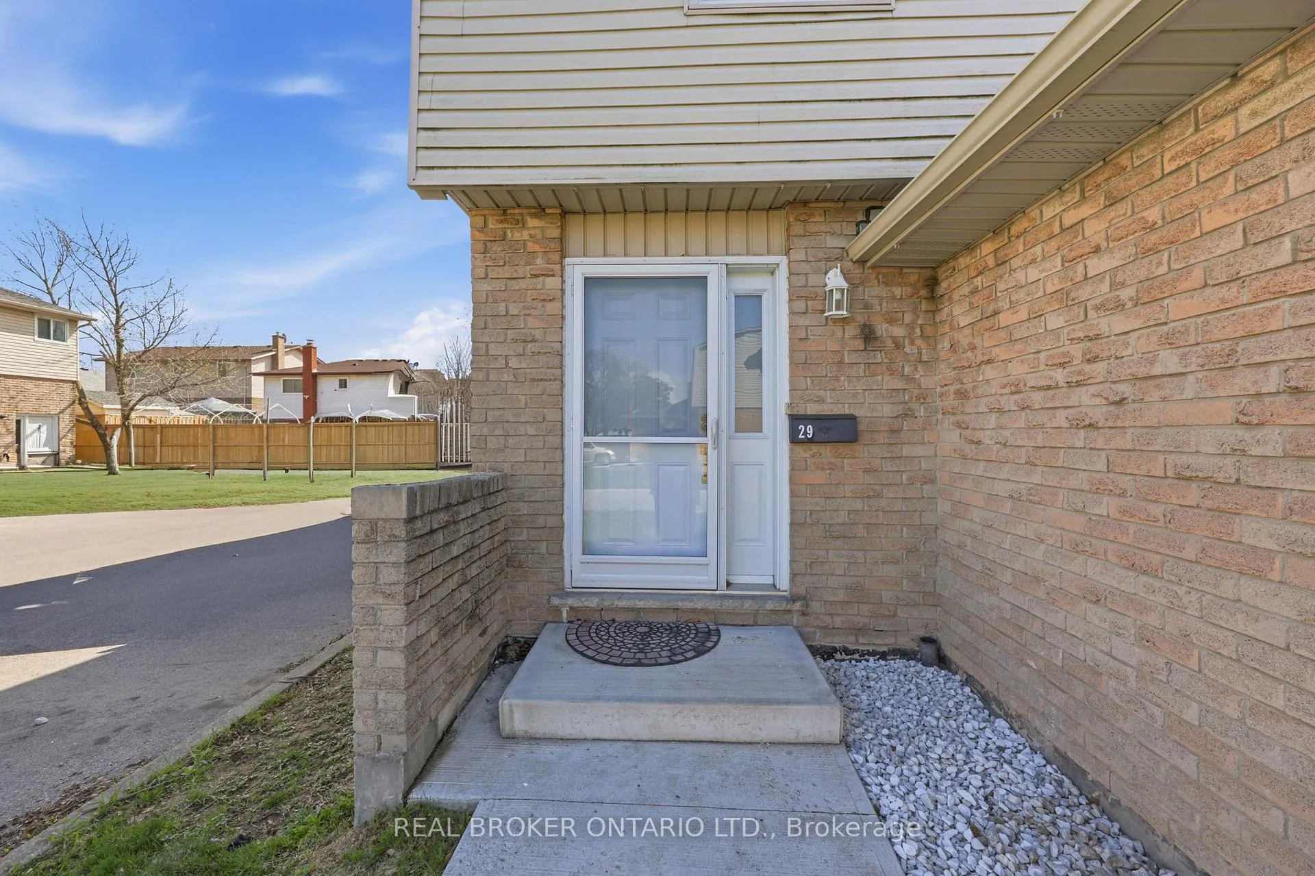 Photo 7 of Unit 29, 262 Kenora Avenue, Hamilton, Nashdale — HOMEH